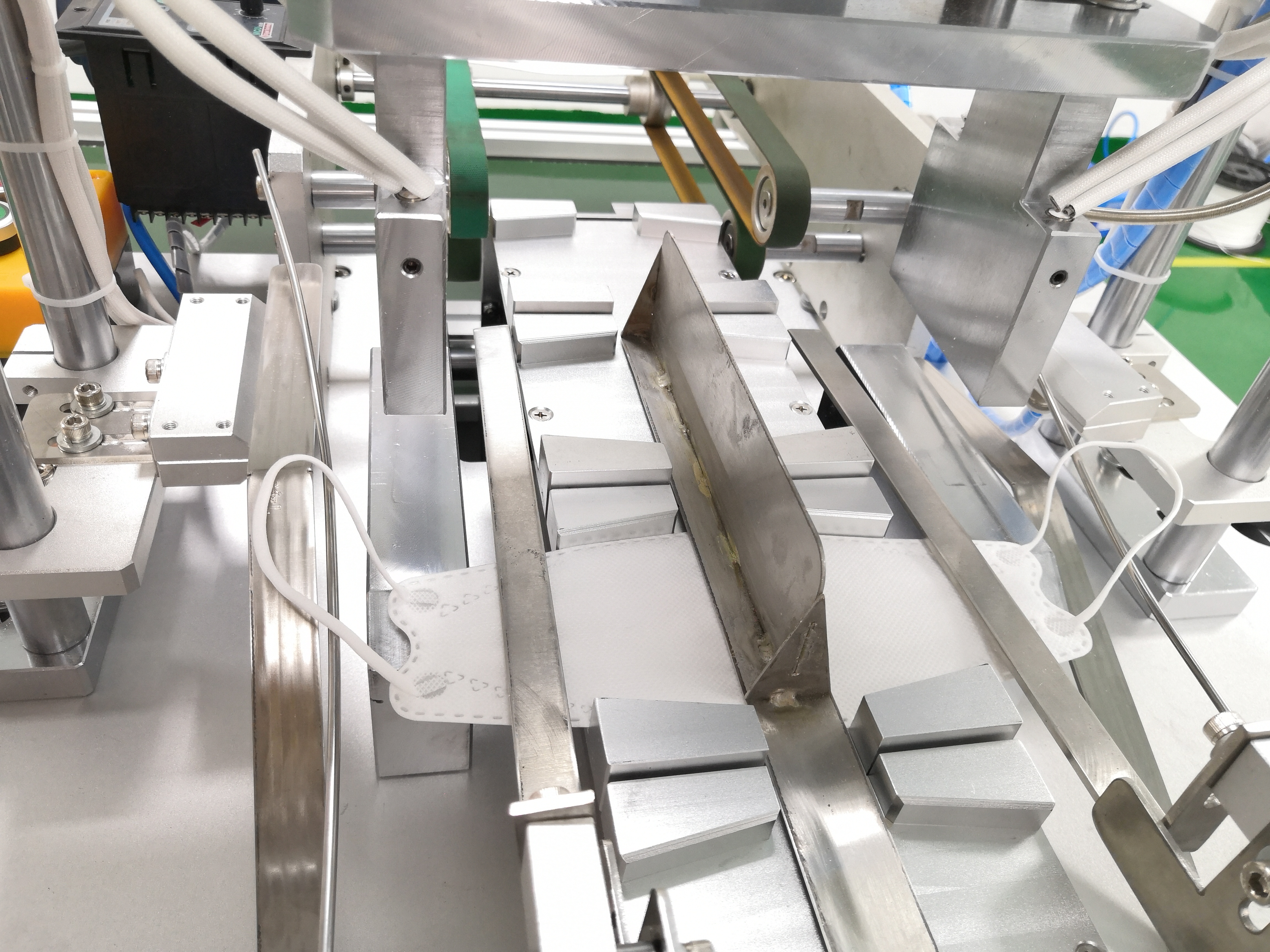 mask manufacturing machine