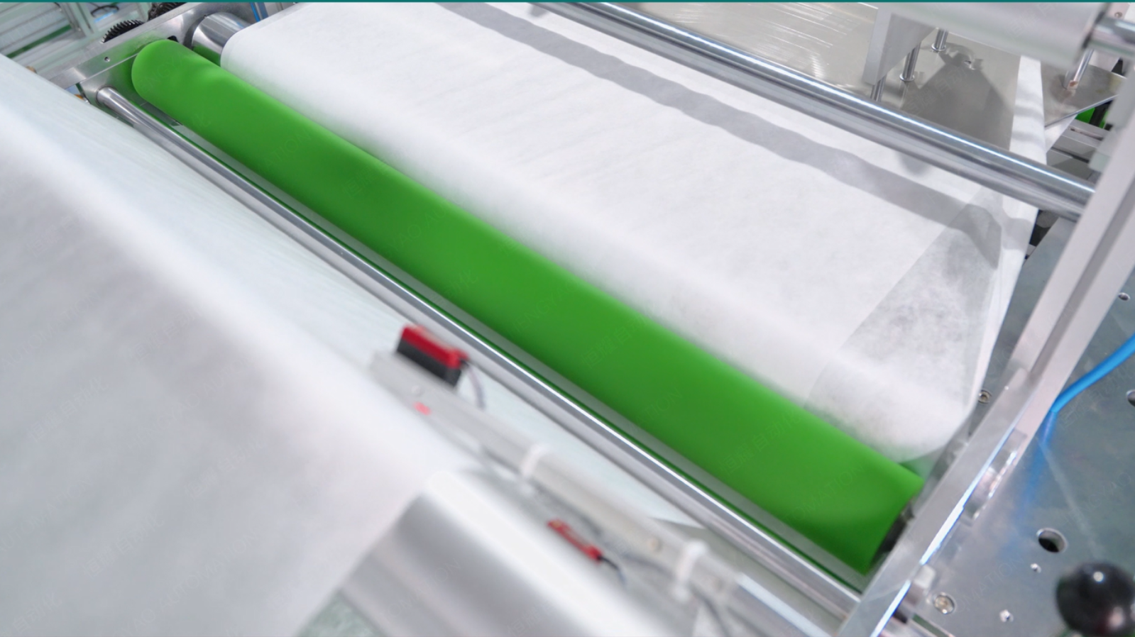 Nonwoven pillow case making machine