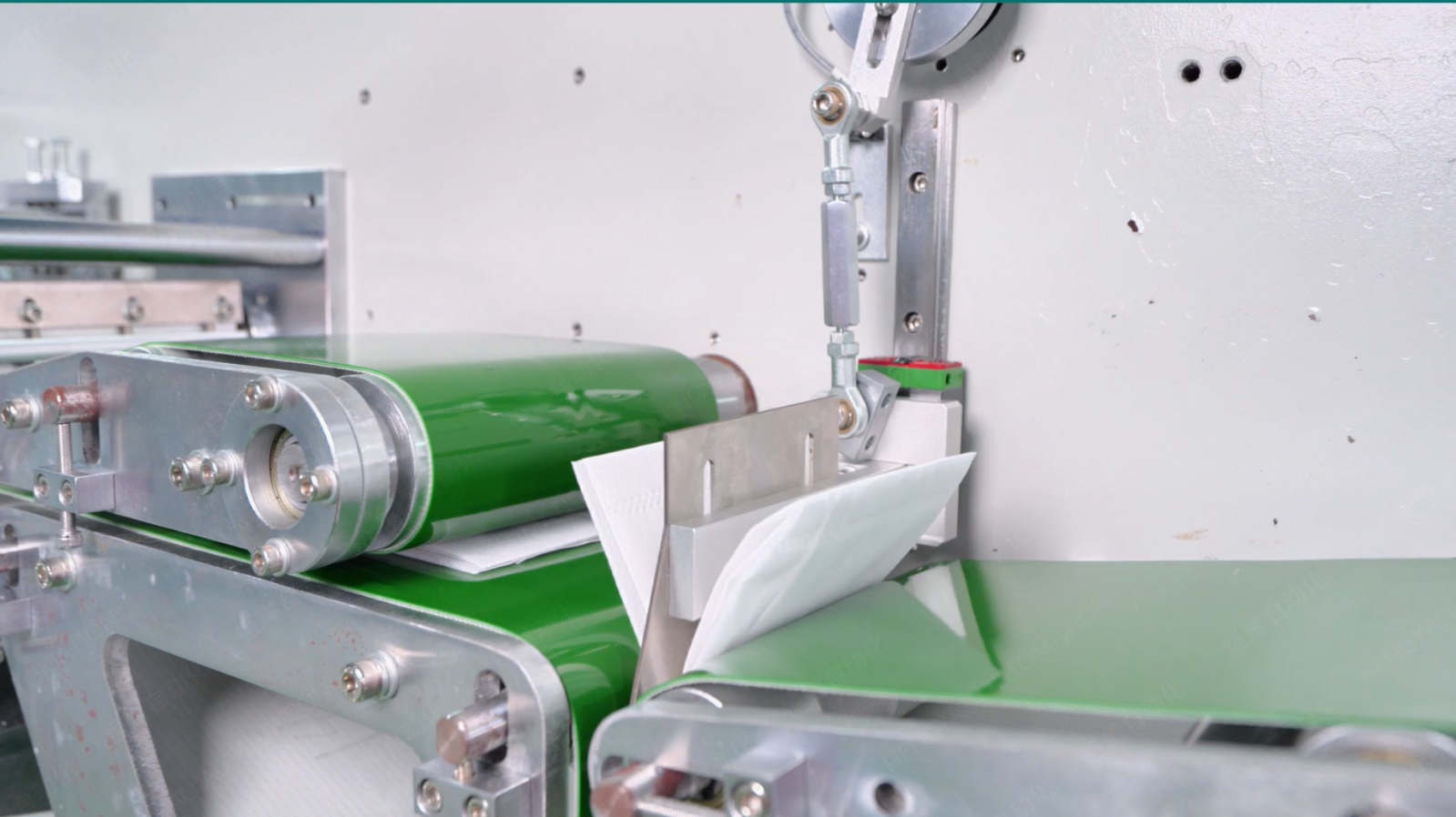 Disposable pillow case machine